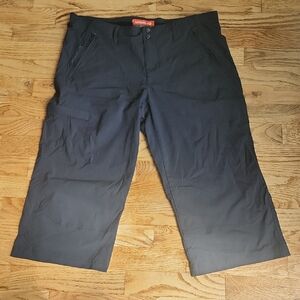 (12) Merrell Black Capri Pants Gorpcore Hiking Outdoors Athleisure Athletic Camp